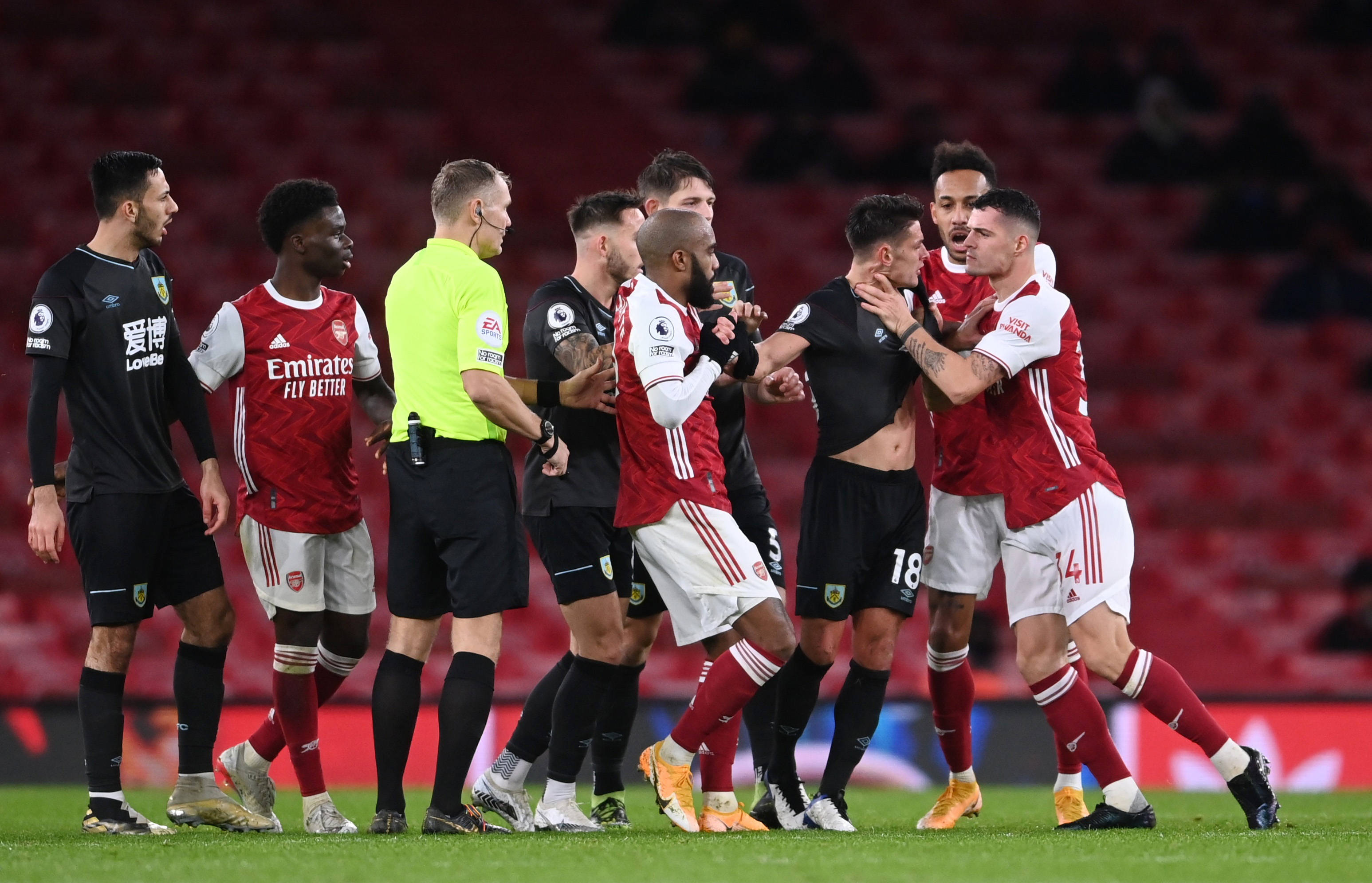 马卡：塞维利亚可能出售巴代，斯图加特和霍芬海姆对他很感兴趣